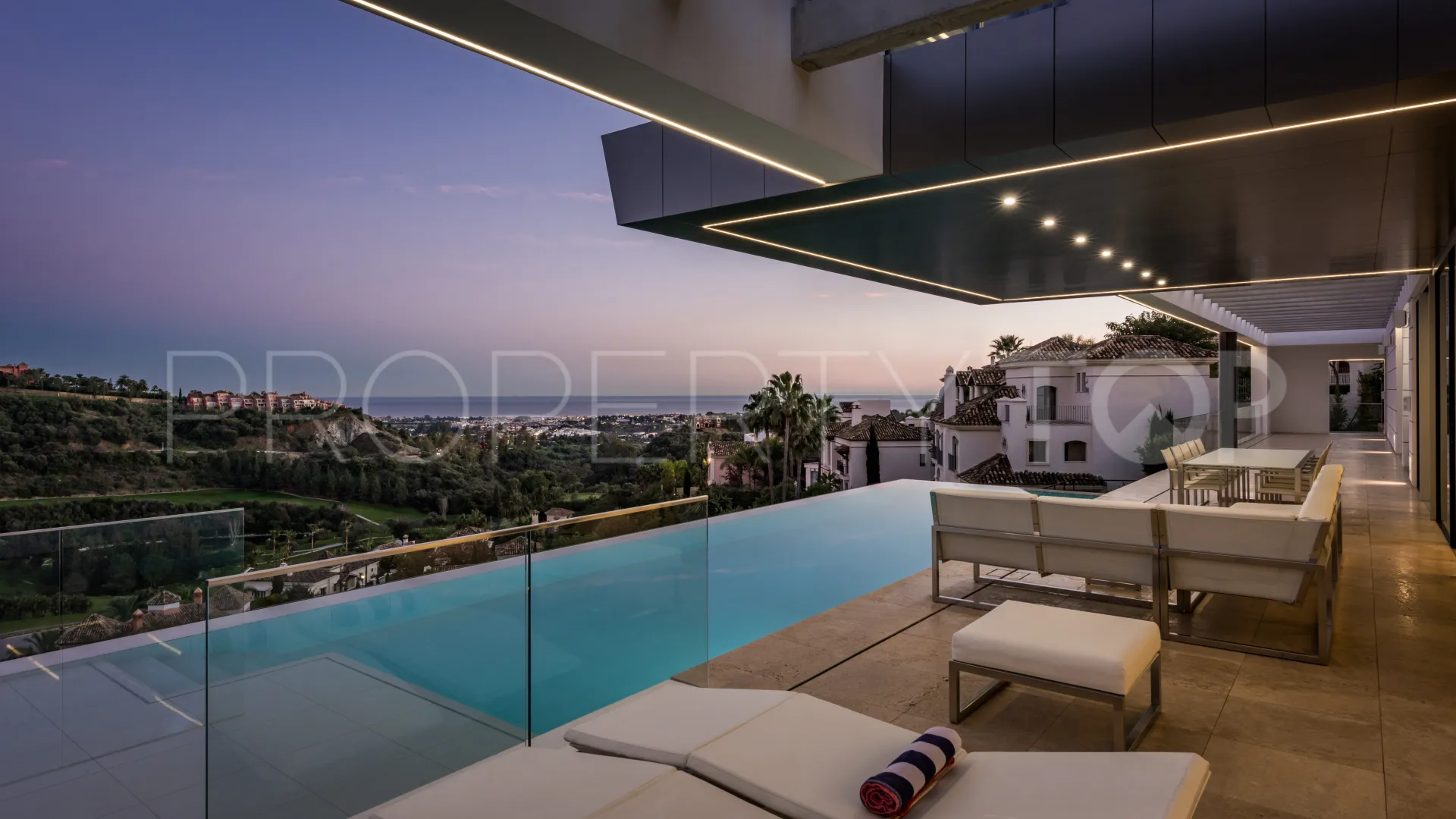Villa en venta de 4 dormitorios en Los Arqueros
