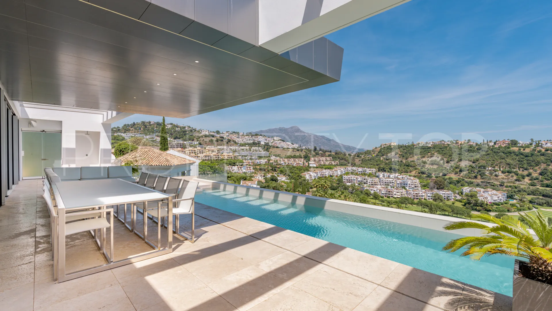 Villa en venta de 4 dormitorios en Los Arqueros