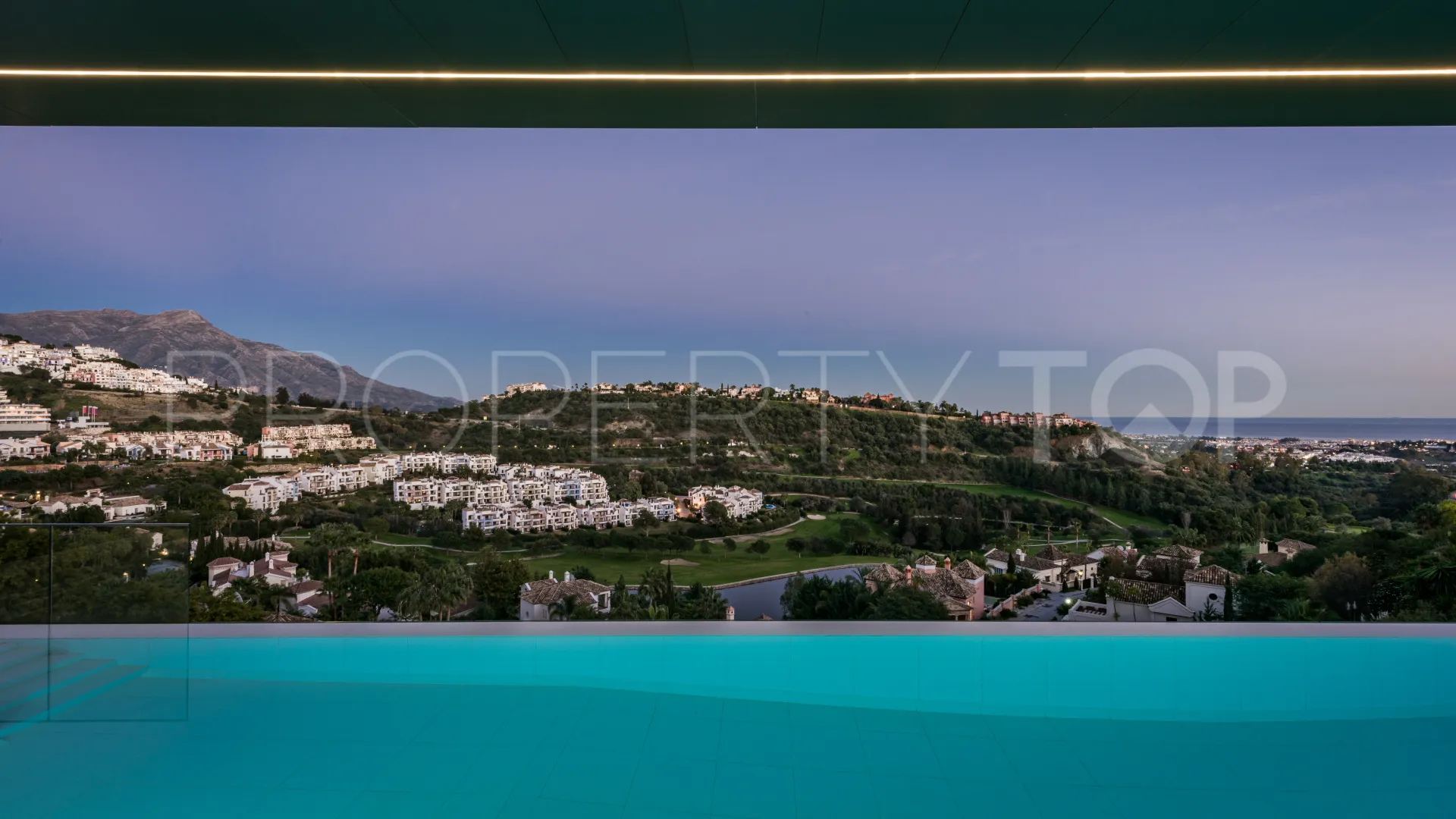 Villa en venta de 4 dormitorios en Los Arqueros