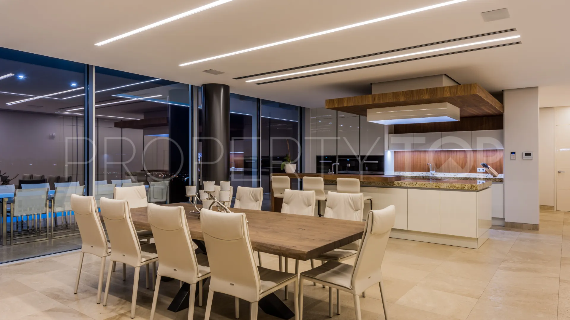 Villa en venta de 4 dormitorios en Los Arqueros