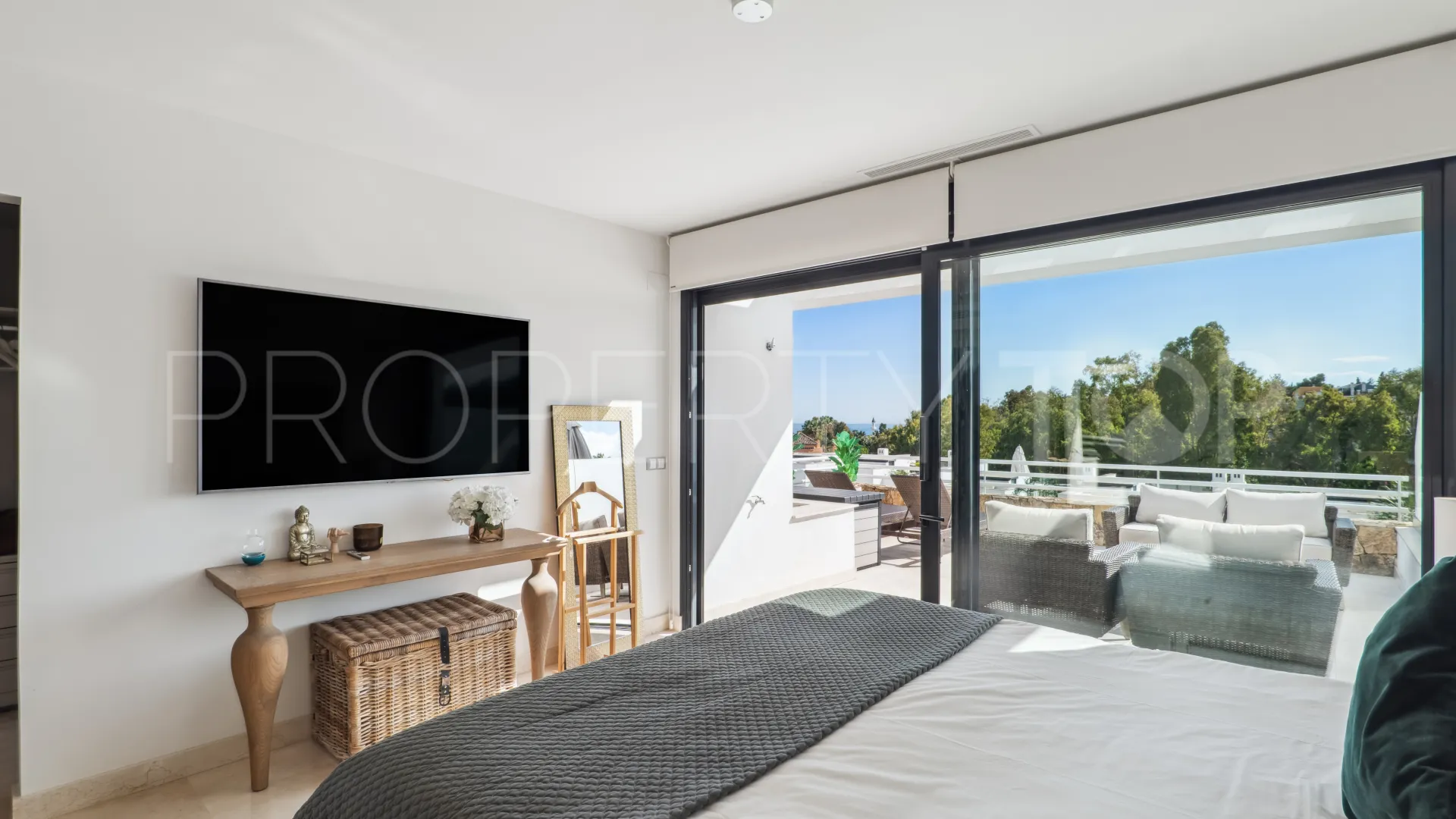 For sale town house with 3 bedrooms in Epic Marbella