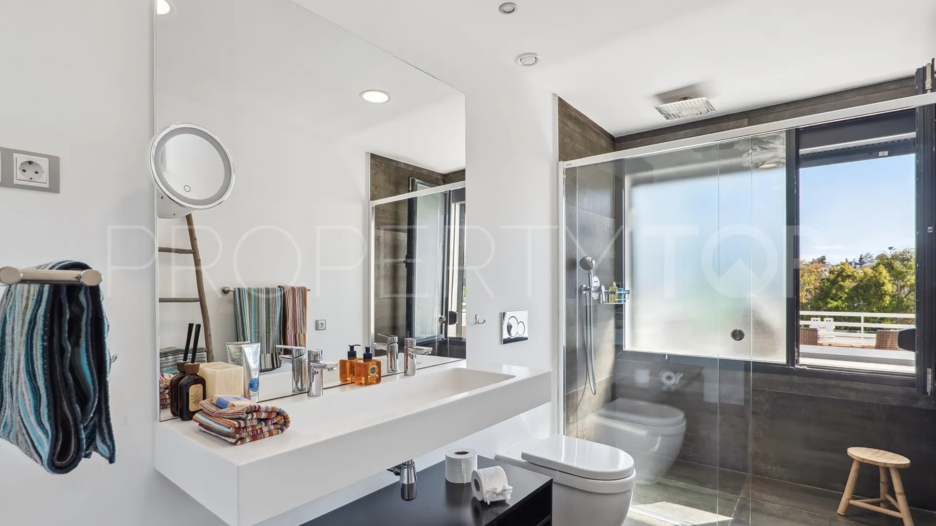 For sale town house with 3 bedrooms in Epic Marbella