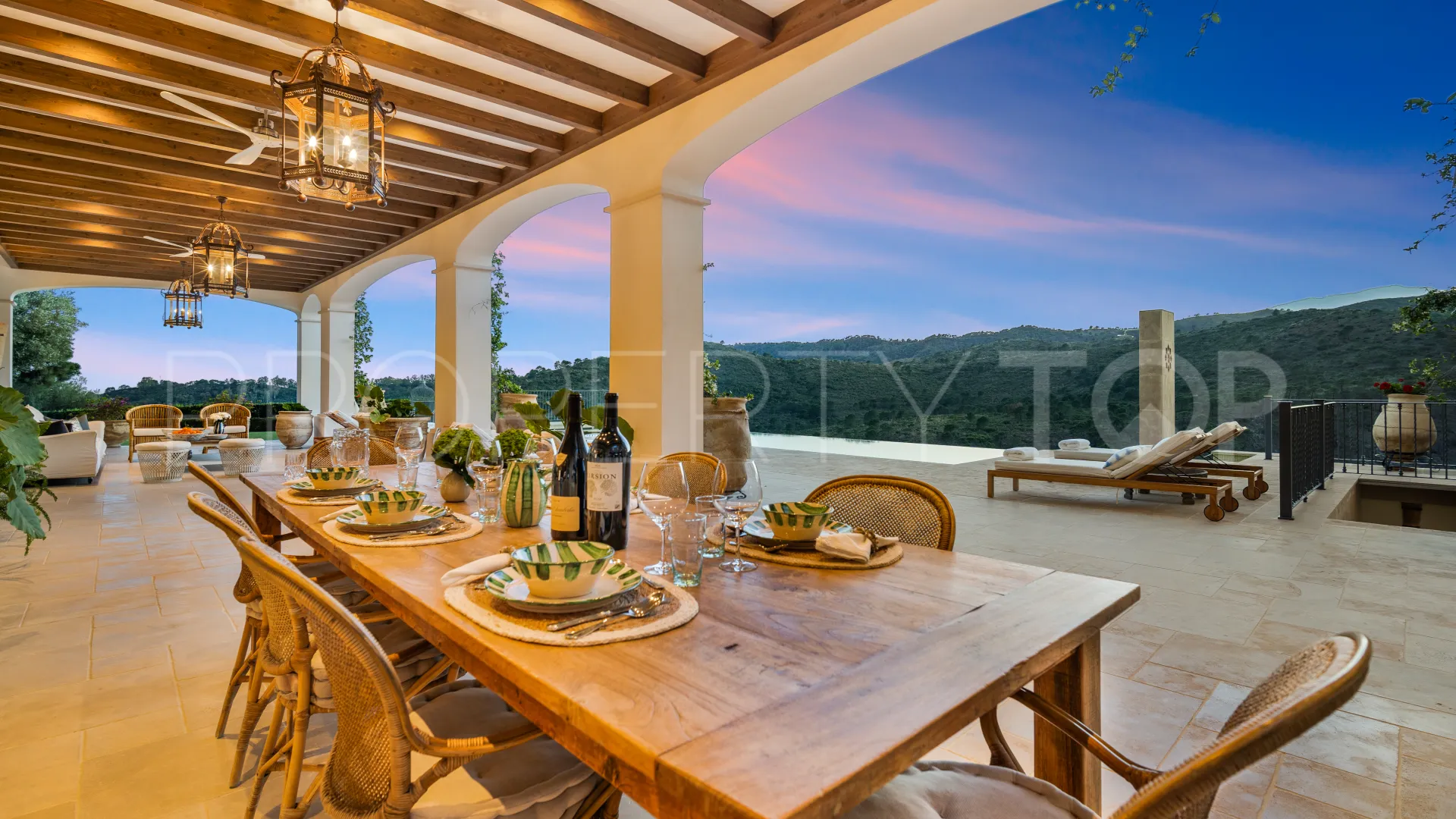 Se vende villa con 6 dormitorios en Benahavis