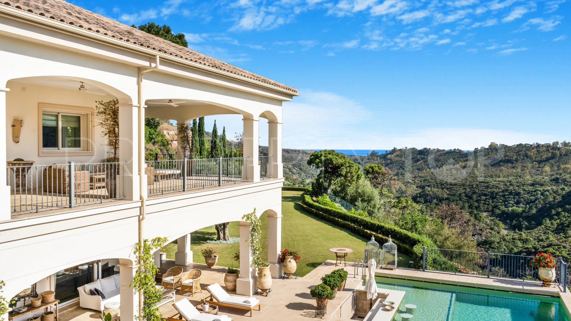 Se vende villa con 6 dormitorios en Benahavis