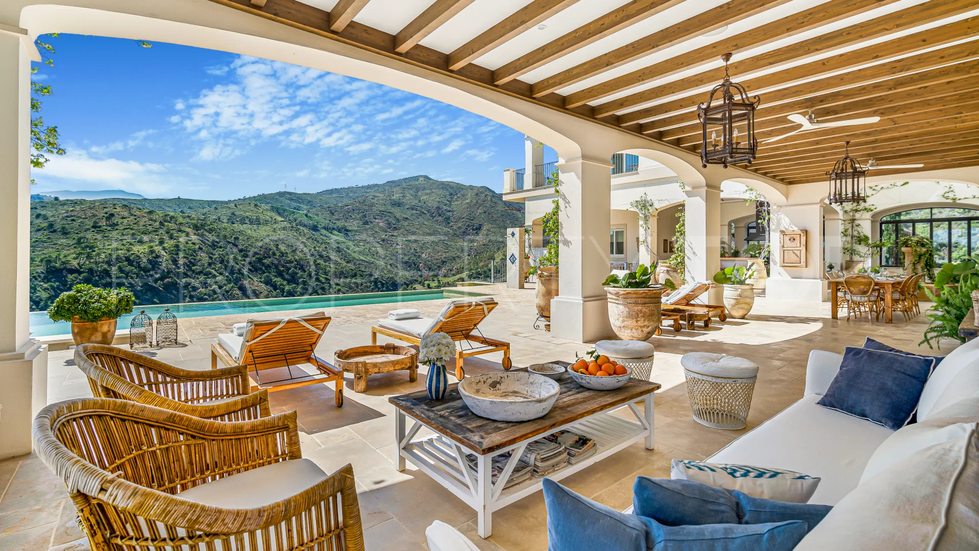 Se vende villa con 6 dormitorios en Benahavis