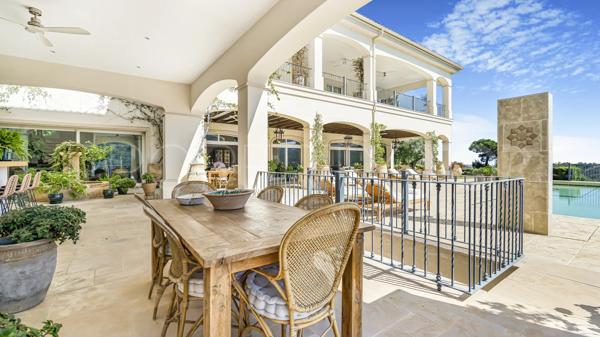 Se vende villa con 6 dormitorios en Benahavis