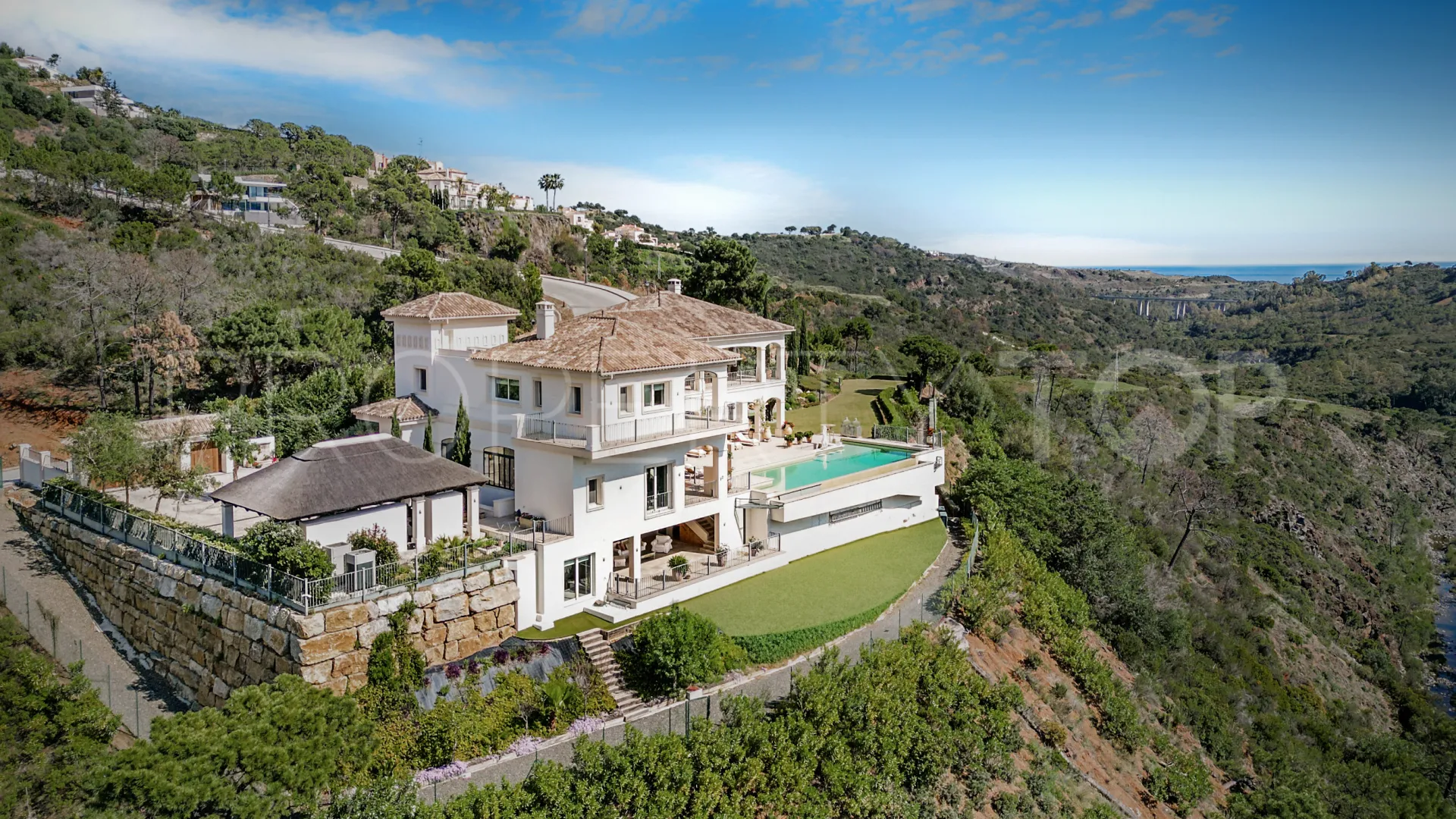 Se vende villa con 6 dormitorios en Benahavis