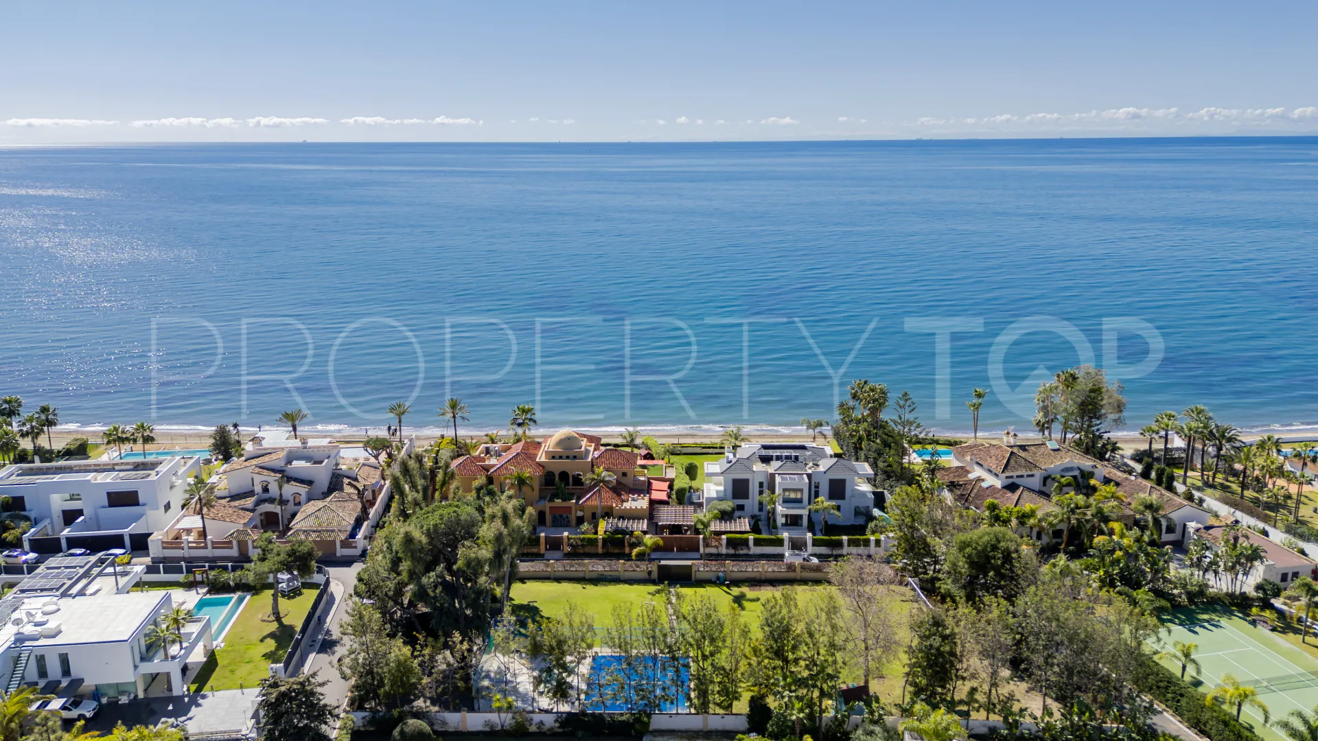 Plot for sale in Paraiso Barronal