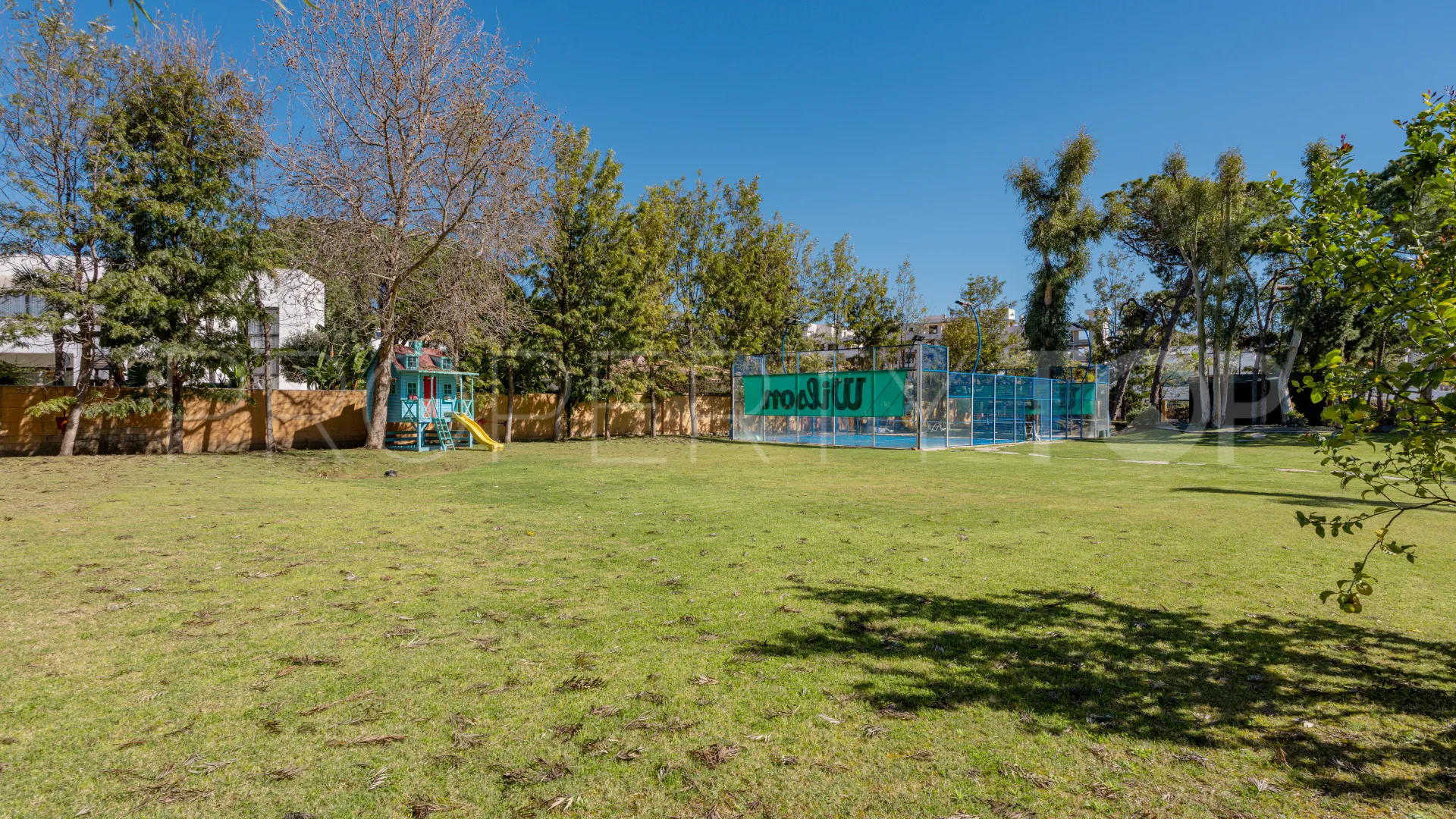 Plot for sale in Paraiso Barronal