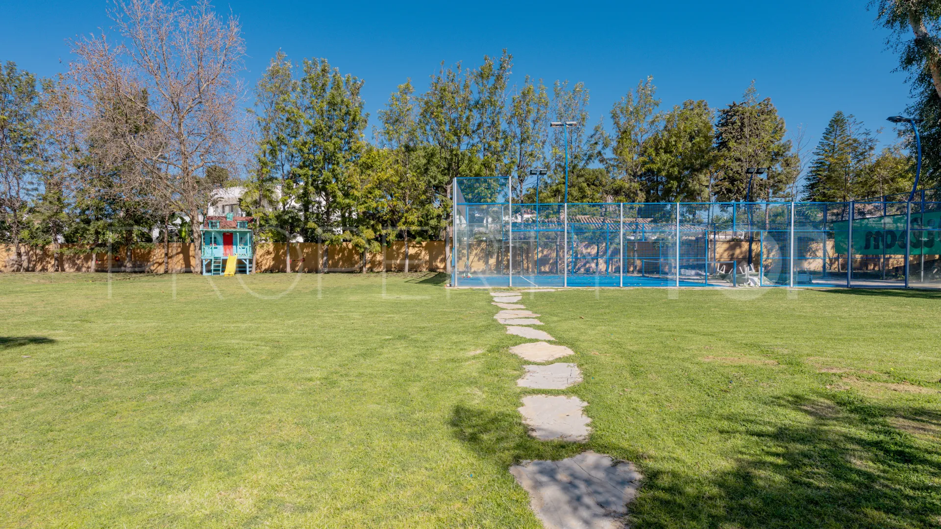 Plot for sale in Paraiso Barronal