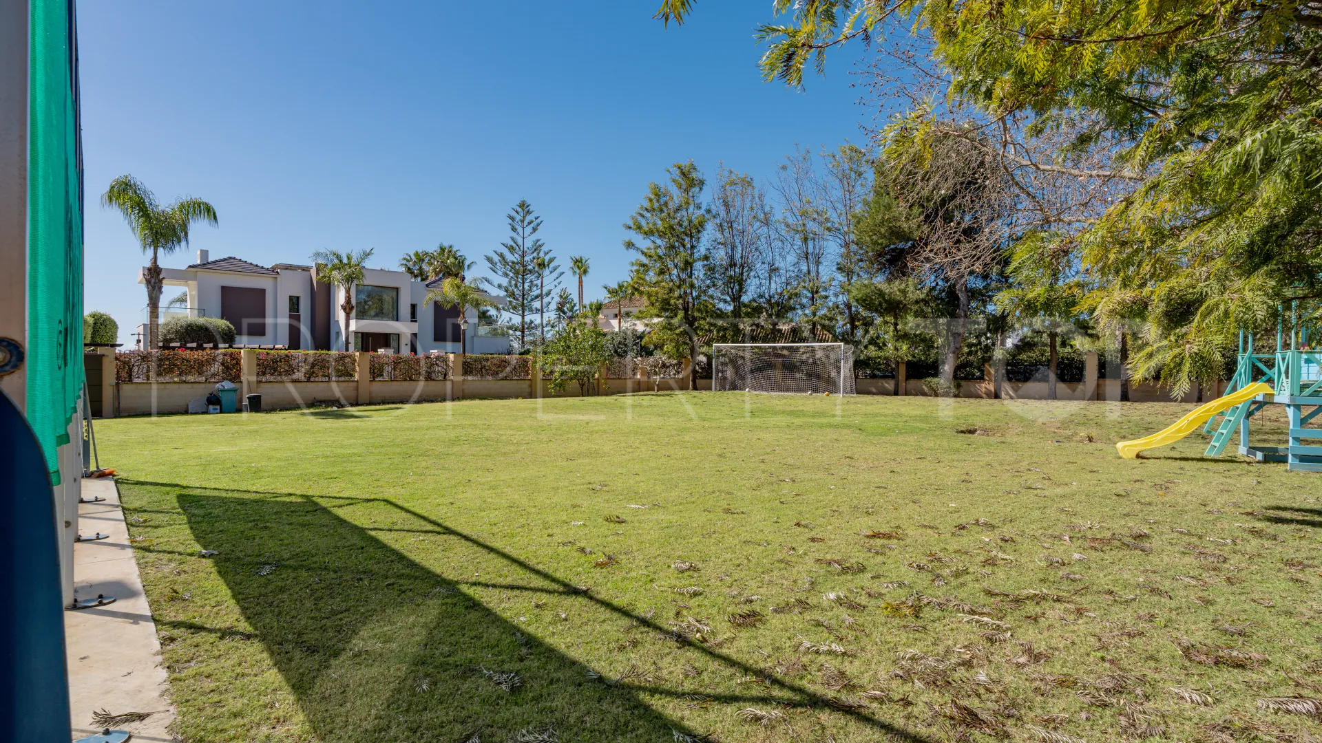 Plot for sale in Paraiso Barronal
