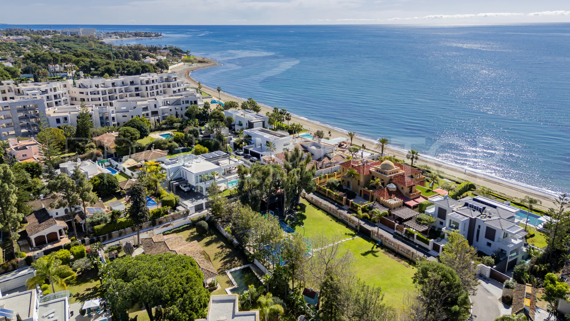 Plot for sale in Paraiso Barronal