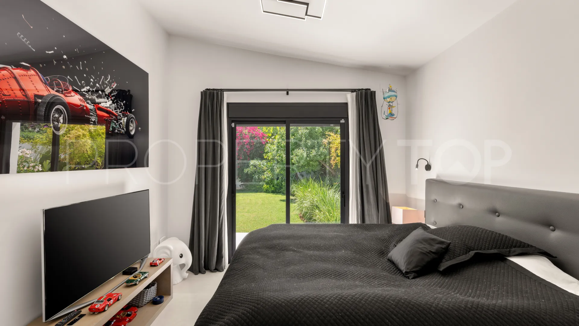3 bedrooms villa in Llanos de Nagueles for sale