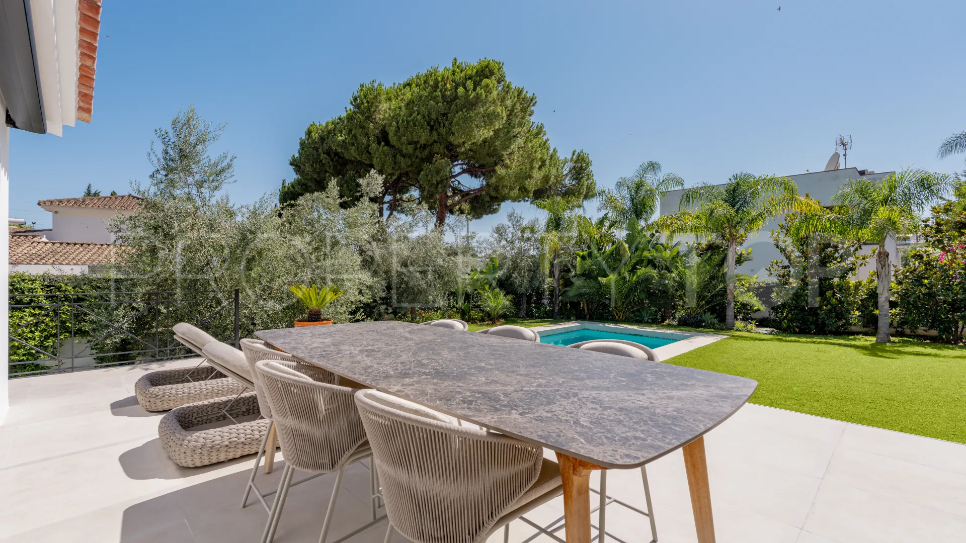 3 bedrooms villa in Llanos de Nagueles for sale