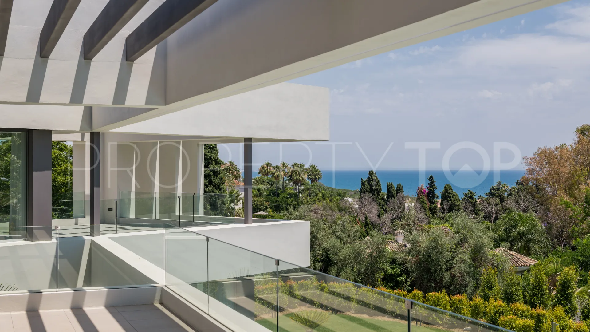 Altos de Puente Romano 6 bedrooms villa for sale