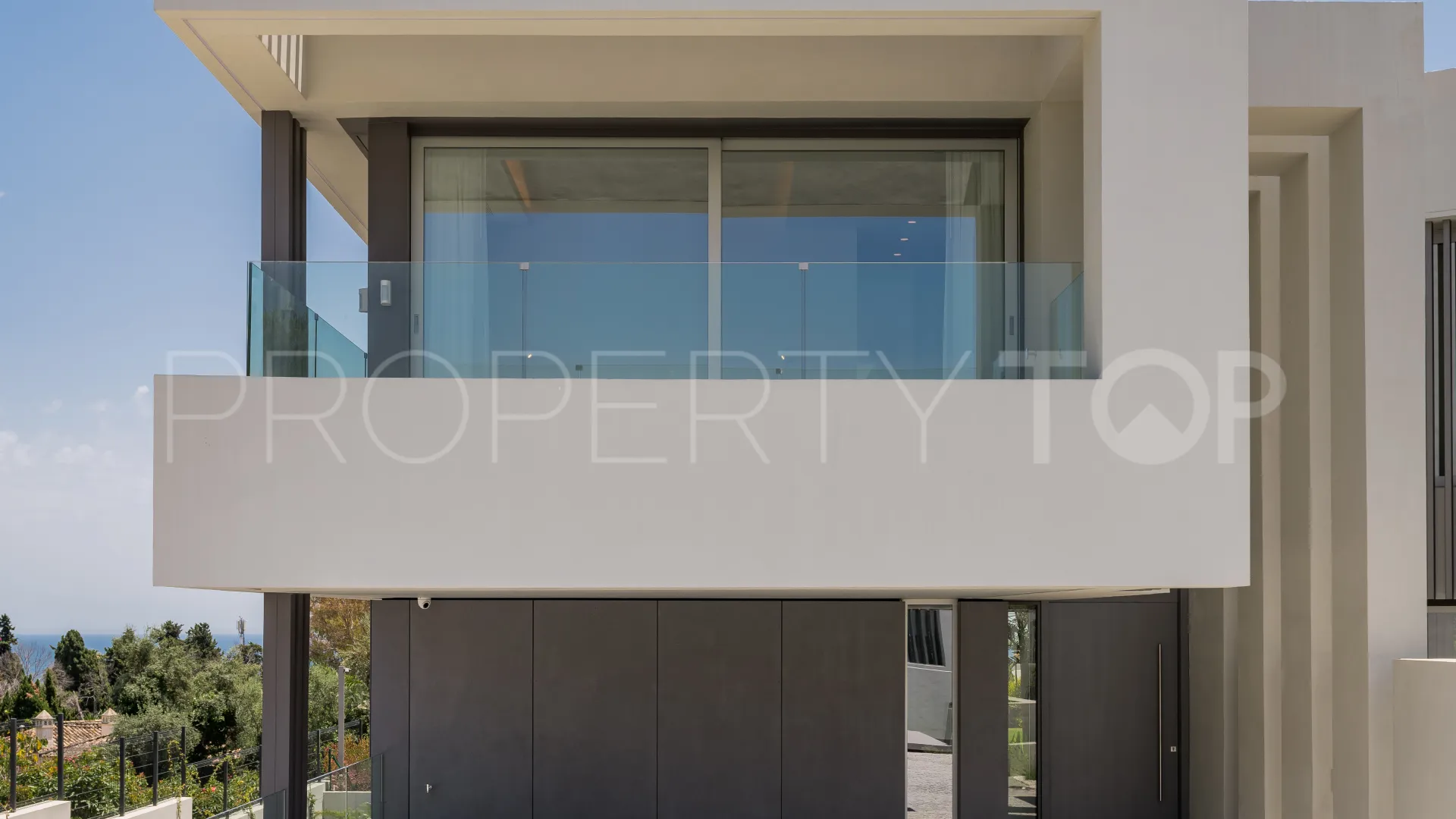 Altos de Puente Romano 6 bedrooms villa for sale