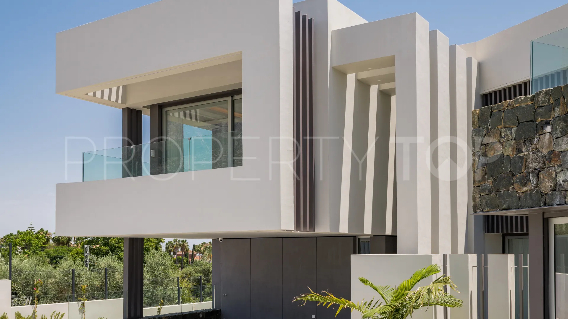 Altos de Puente Romano 6 bedrooms villa for sale