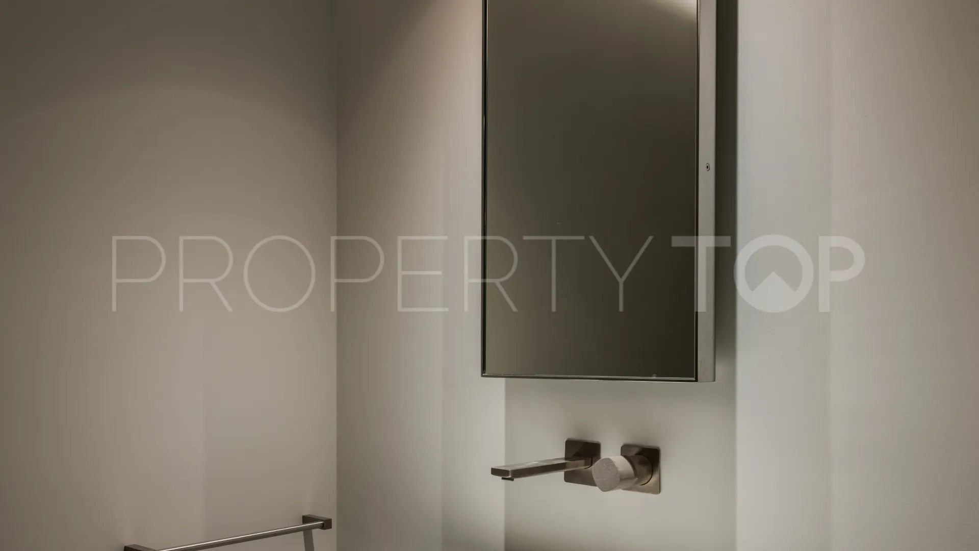 Altos de Puente Romano 6 bedrooms villa for sale