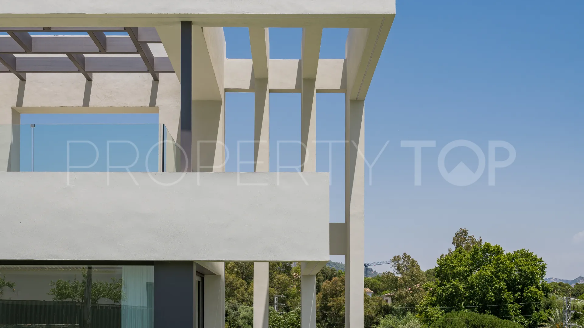 Altos de Puente Romano 6 bedrooms villa for sale
