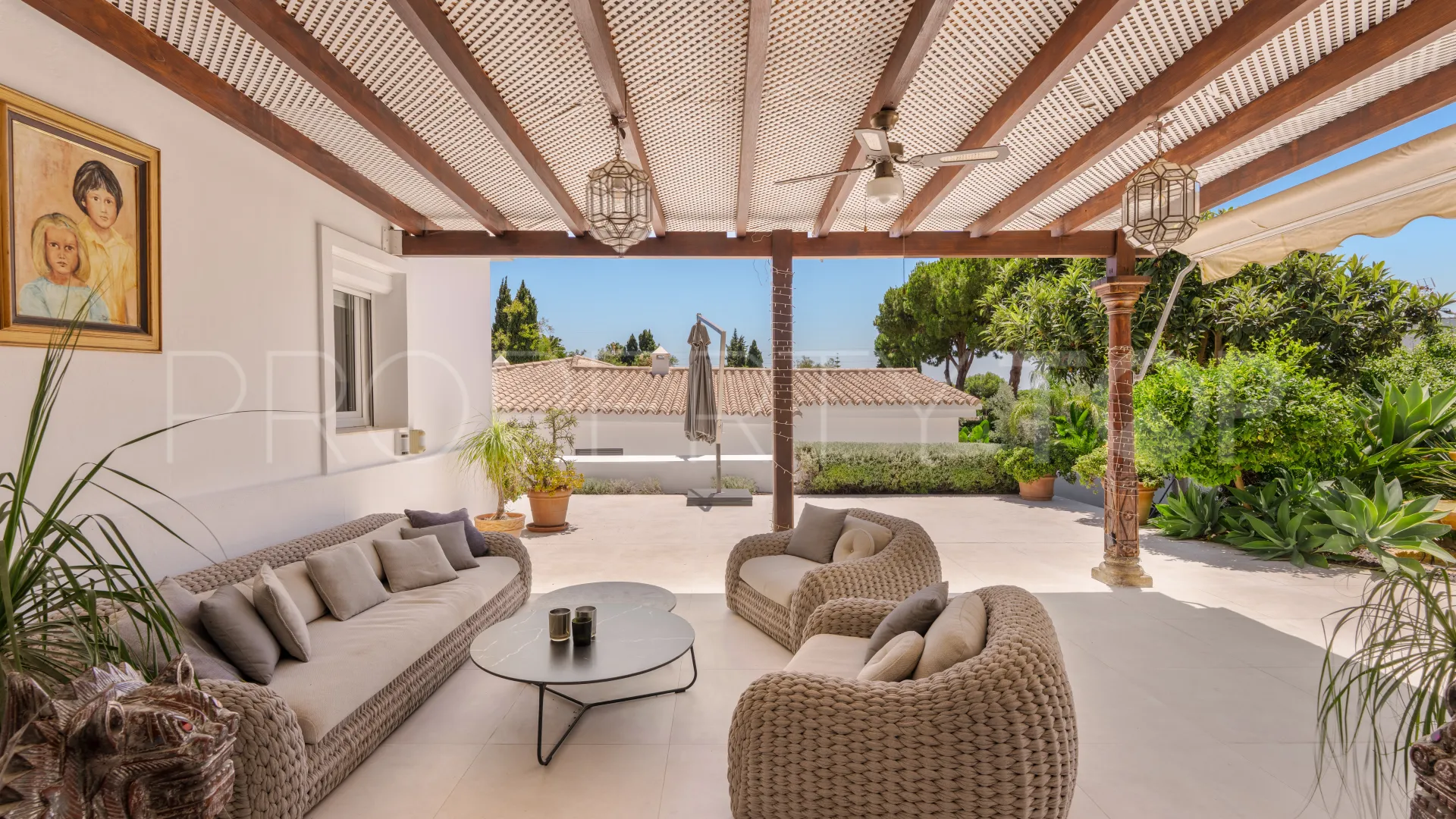 Llanos de Nagueles, villa de 5 dormitorios en venta