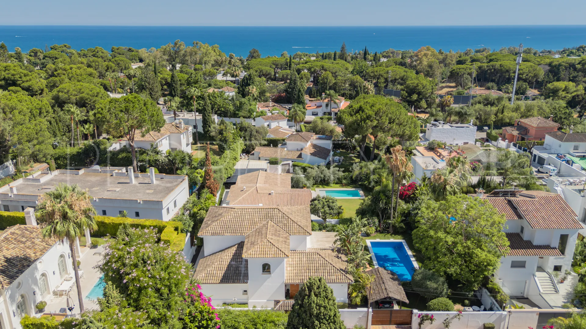 Llanos de Nagueles, villa de 5 dormitorios en venta