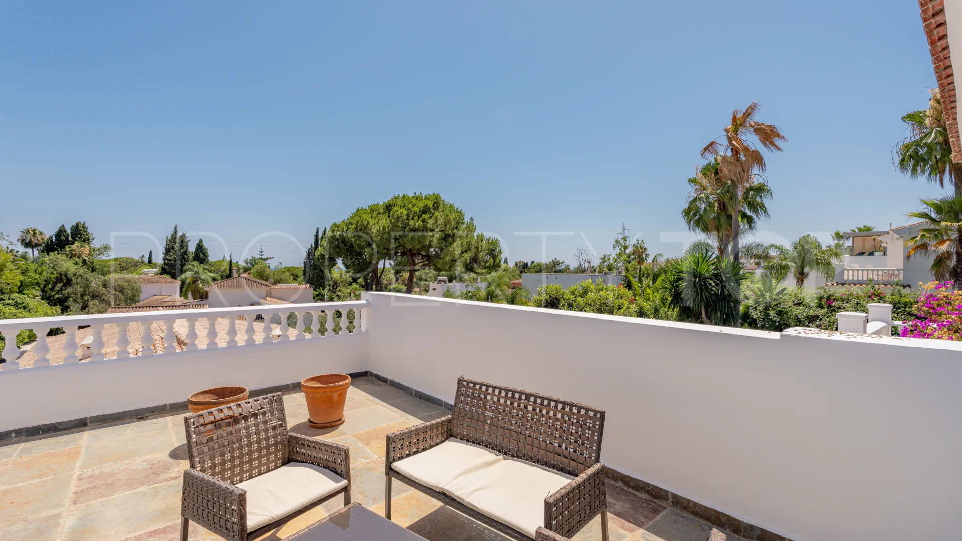 Llanos de Nagueles, villa de 5 dormitorios en venta