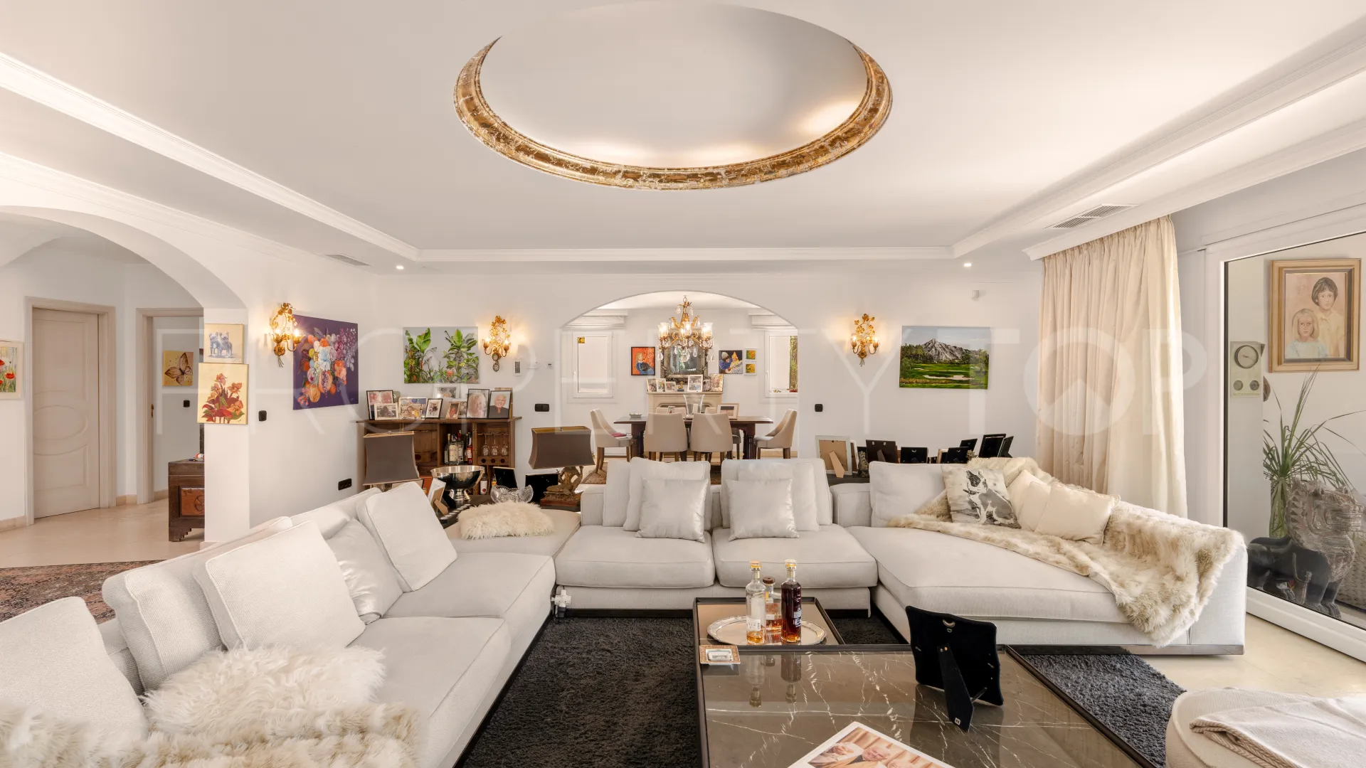 Llanos de Nagueles, villa de 5 dormitorios en venta