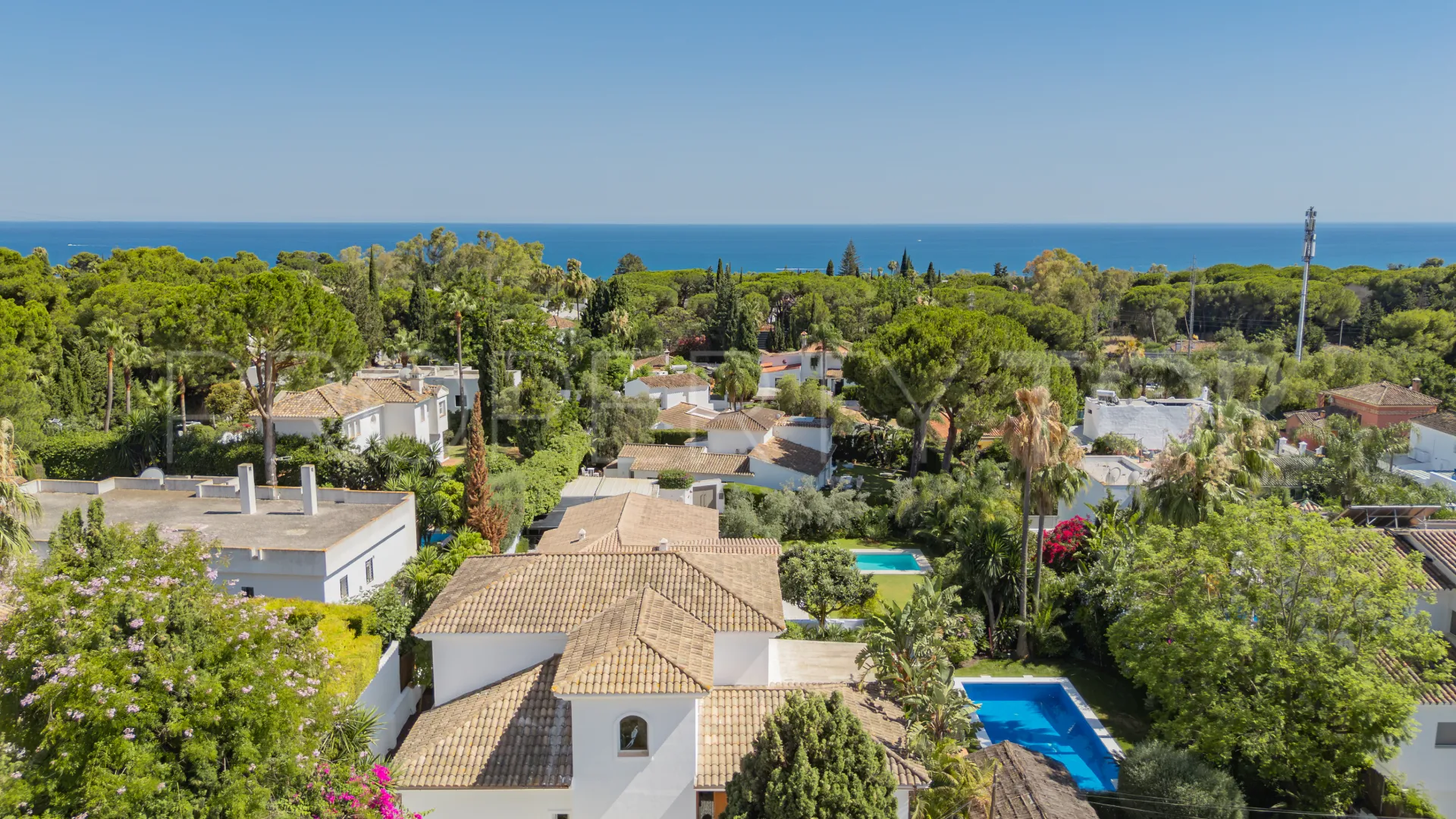 Llanos de Nagueles, villa de 5 dormitorios en venta