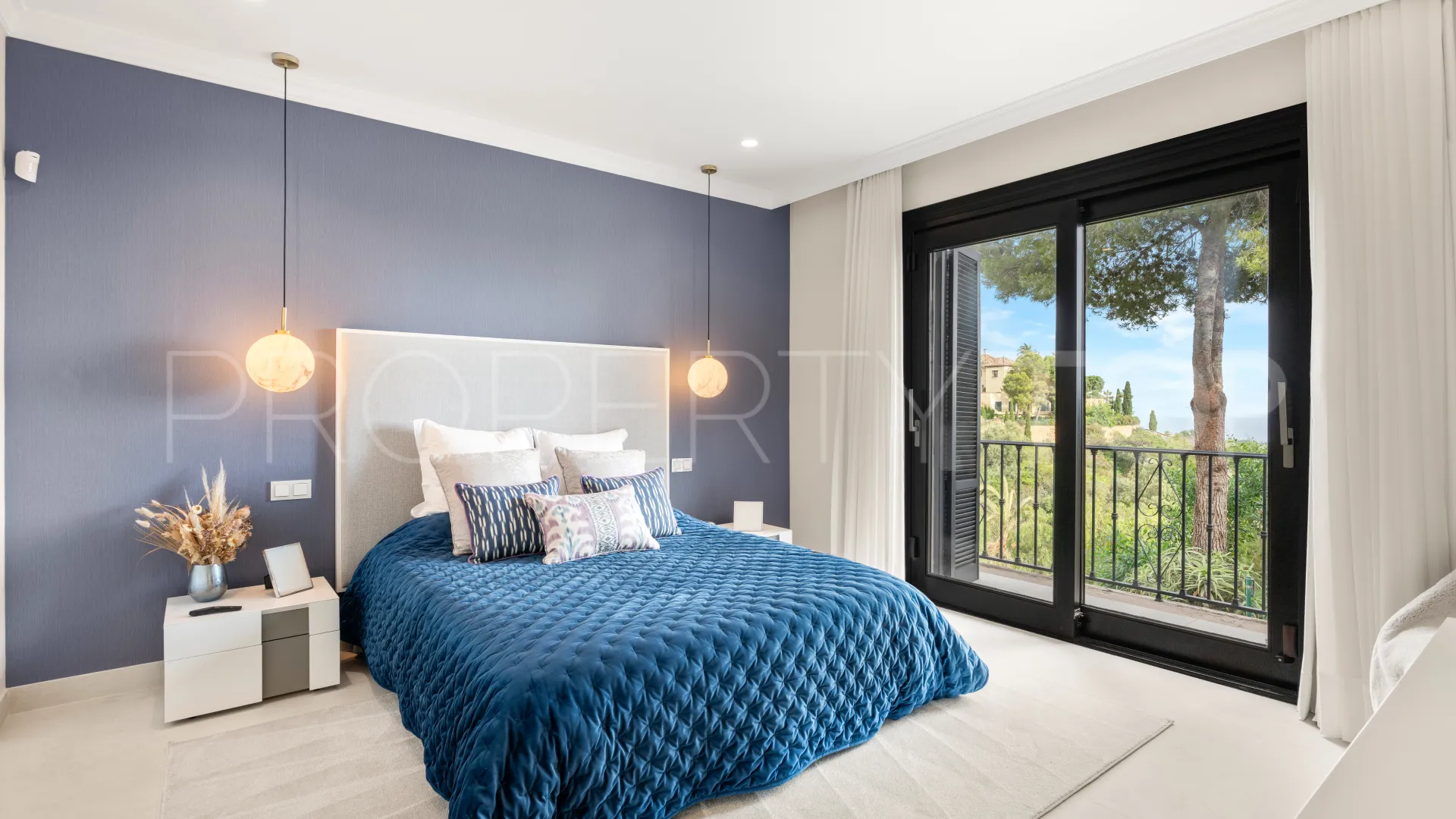 Villa in Marbella Hill Club for sale