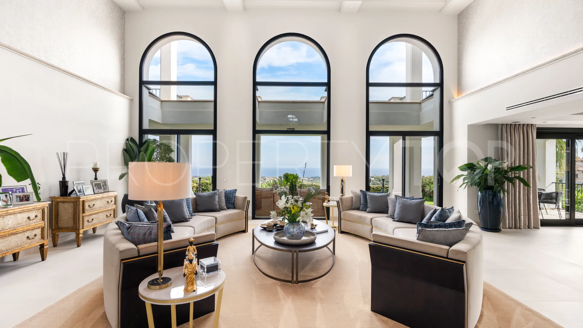 Villa in Marbella Hill Club for sale