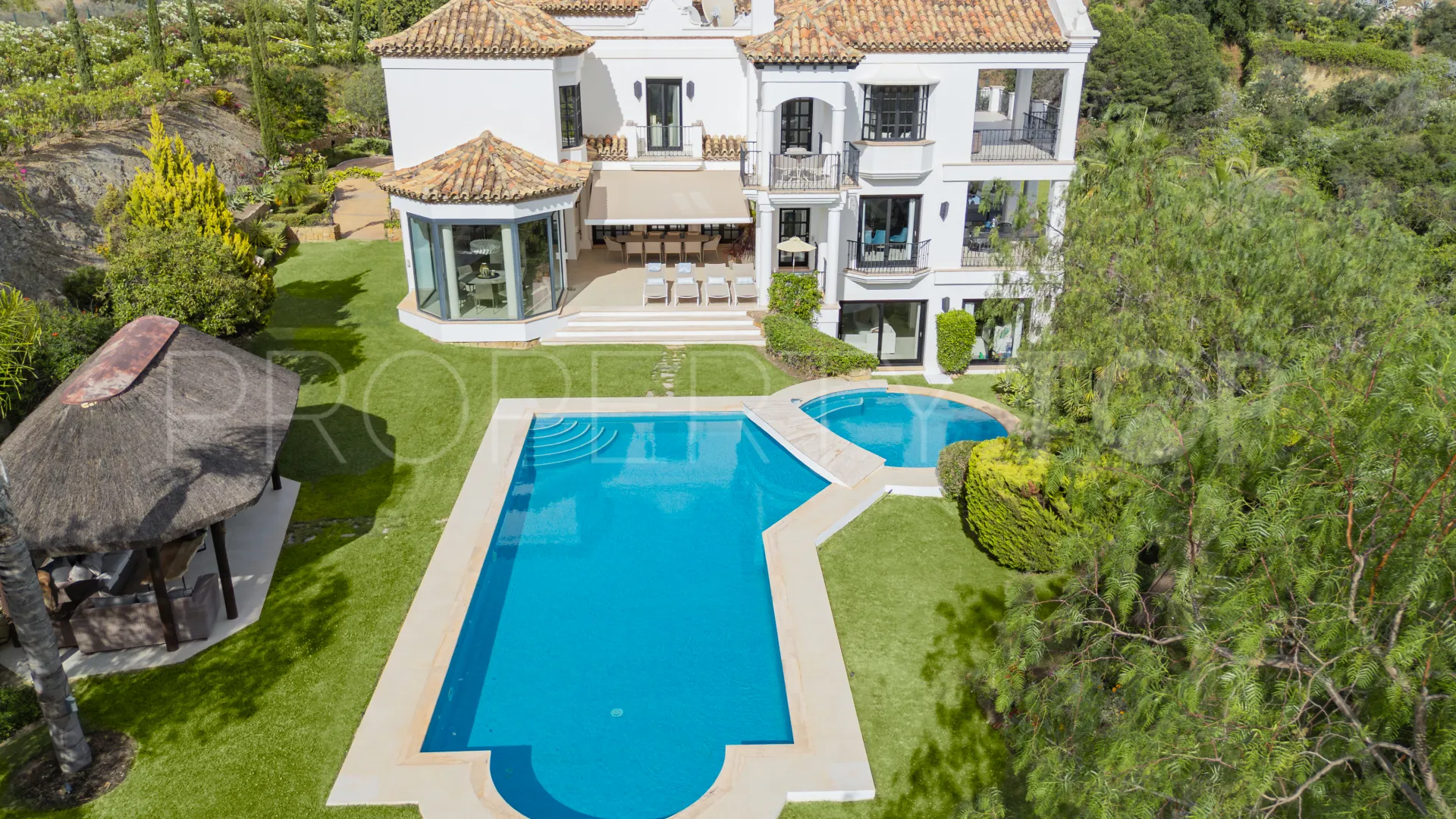 Villa in Marbella Hill Club for sale