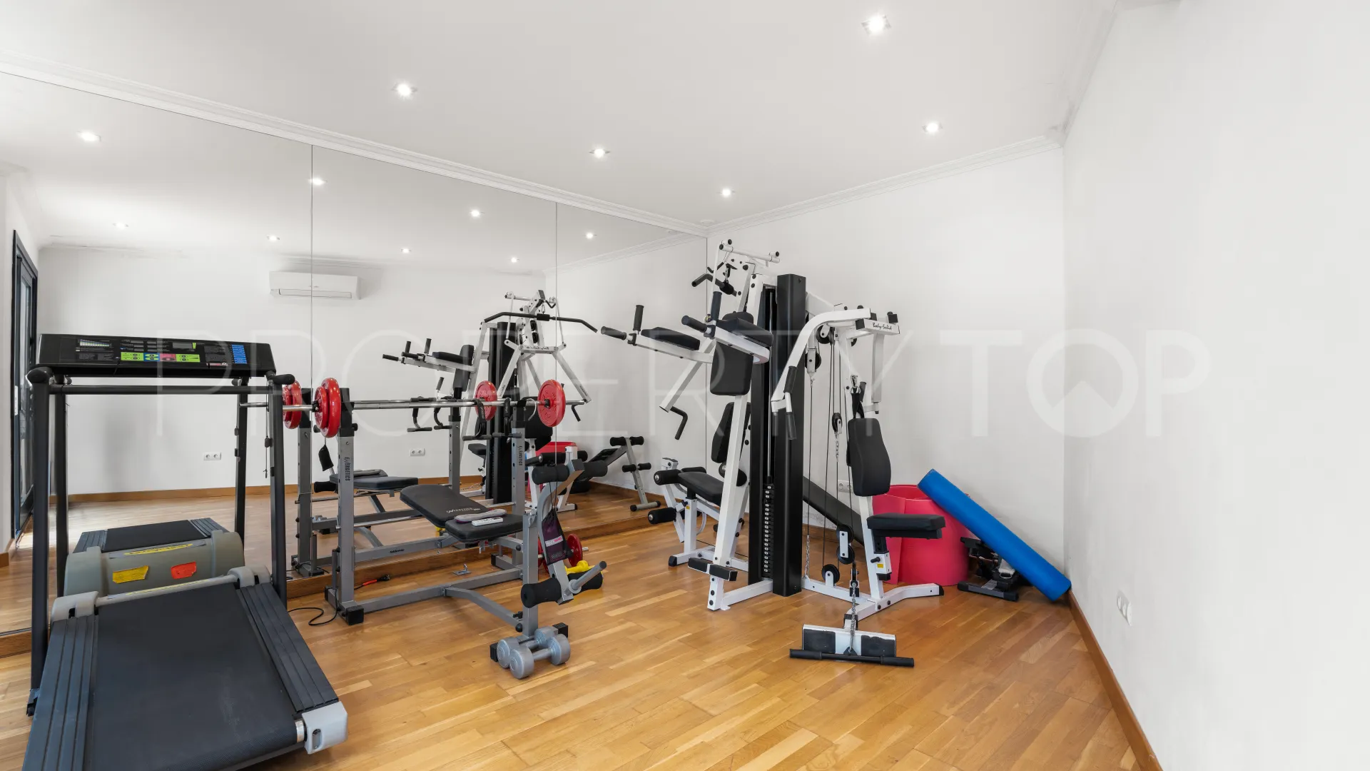 Villa in Marbella Hill Club for sale