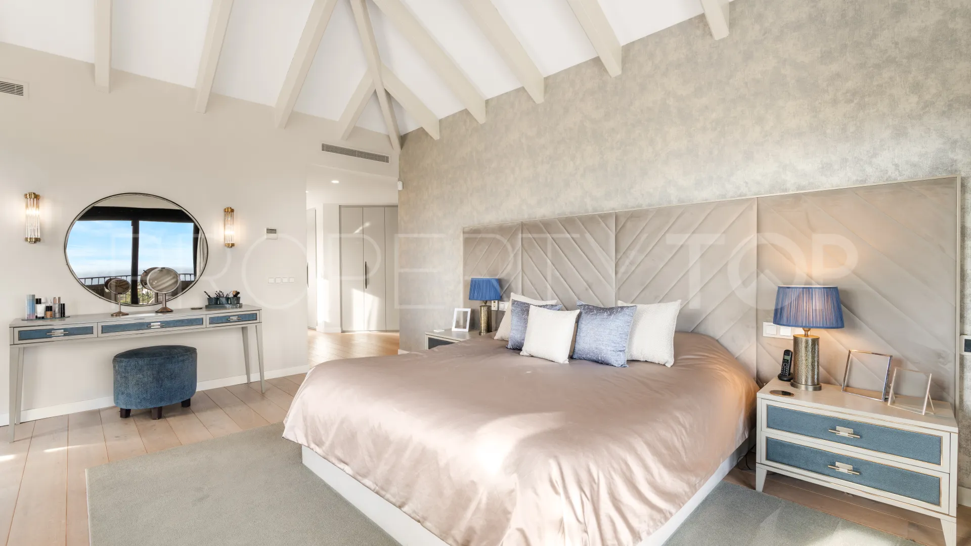 Villa in Marbella Hill Club for sale
