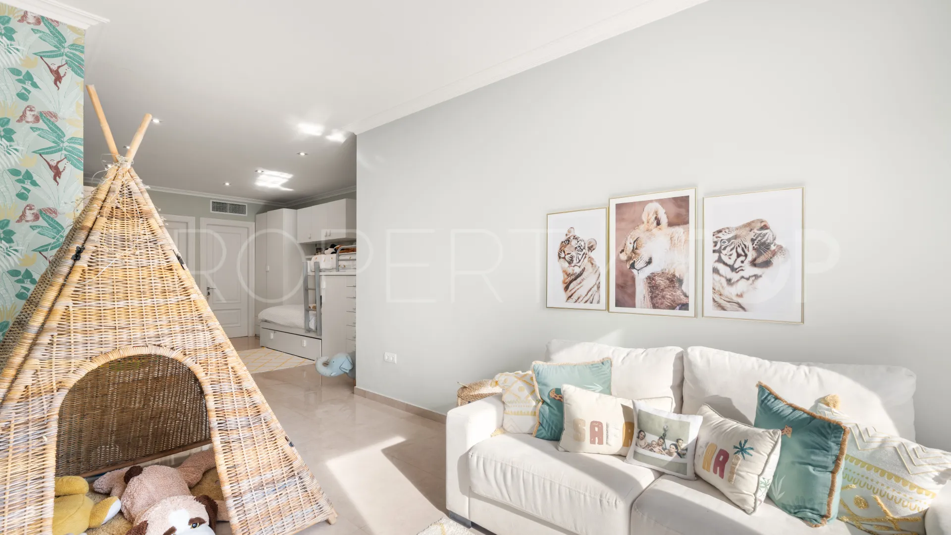 Villa in Marbella Hill Club for sale