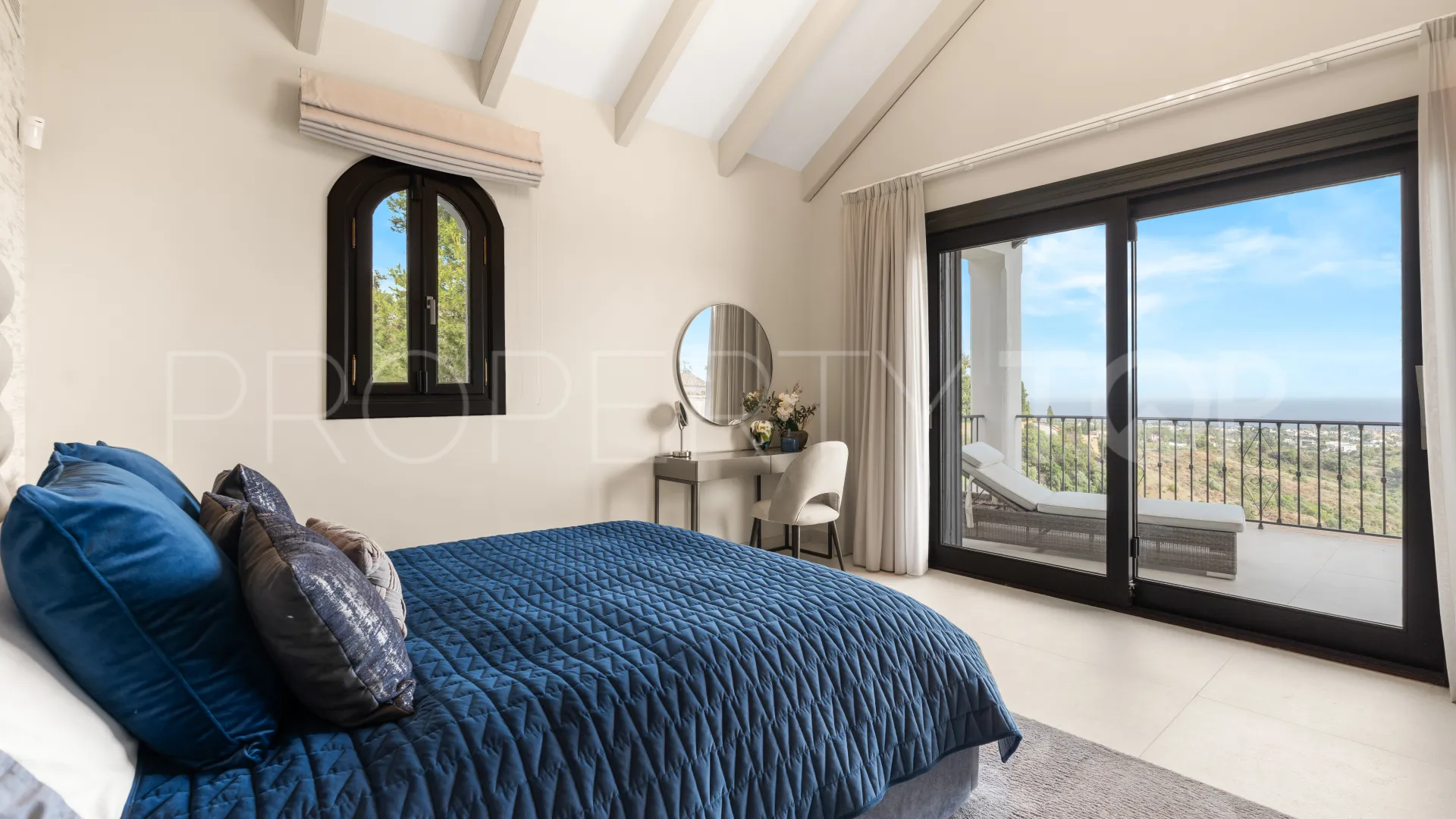 Villa in Marbella Hill Club for sale
