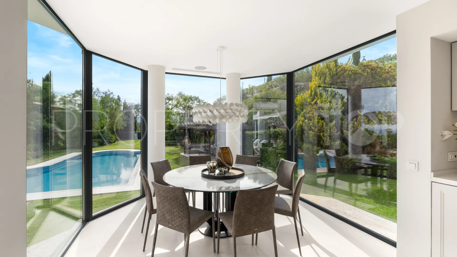 Villa in Marbella Hill Club for sale