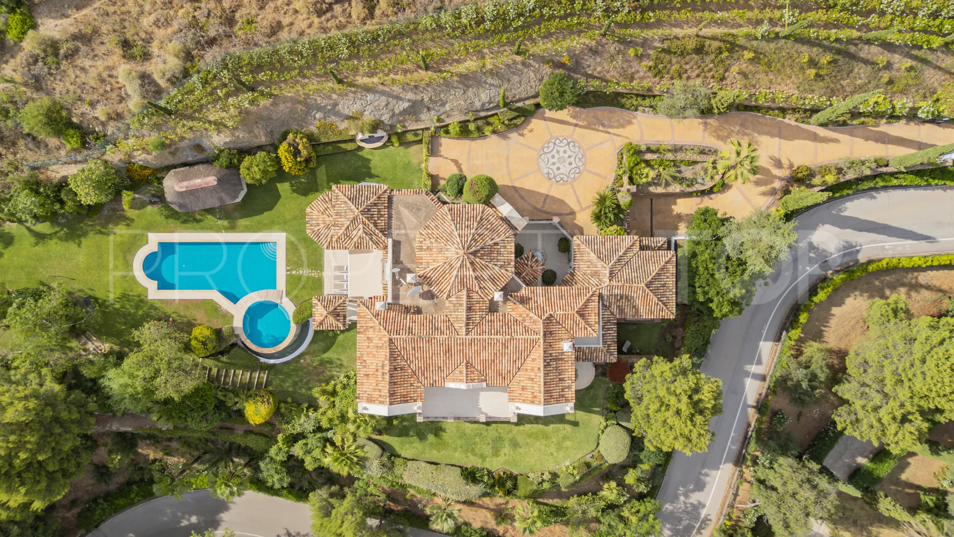 Villa in Marbella Hill Club for sale