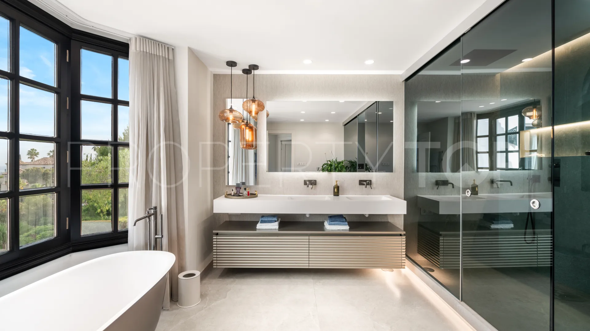 Villa in Marbella Hill Club for sale