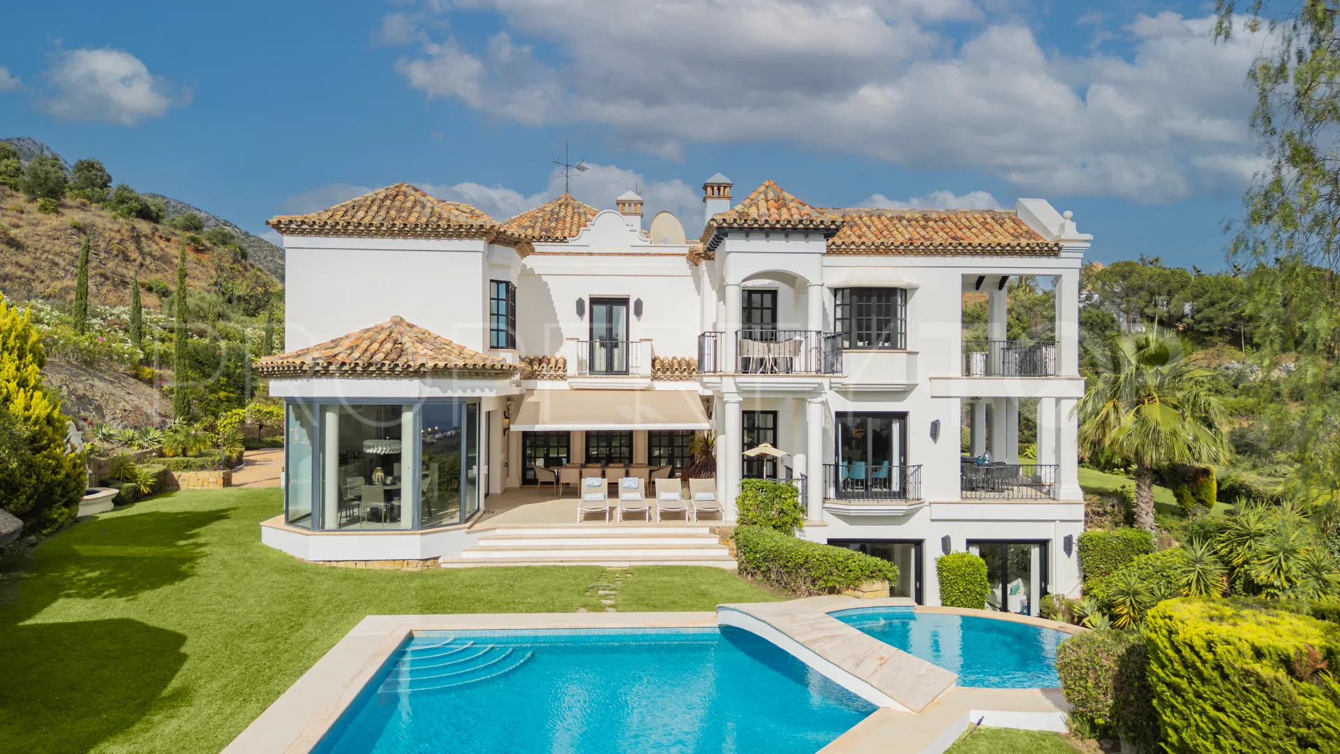 Villa in Marbella Hill Club for sale
