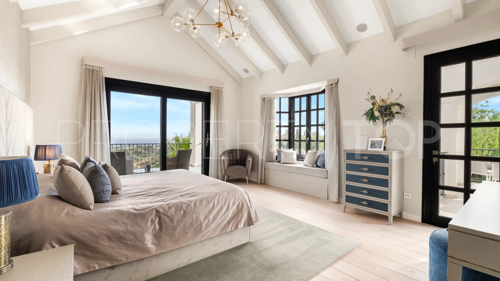 Villa in Marbella Hill Club for sale