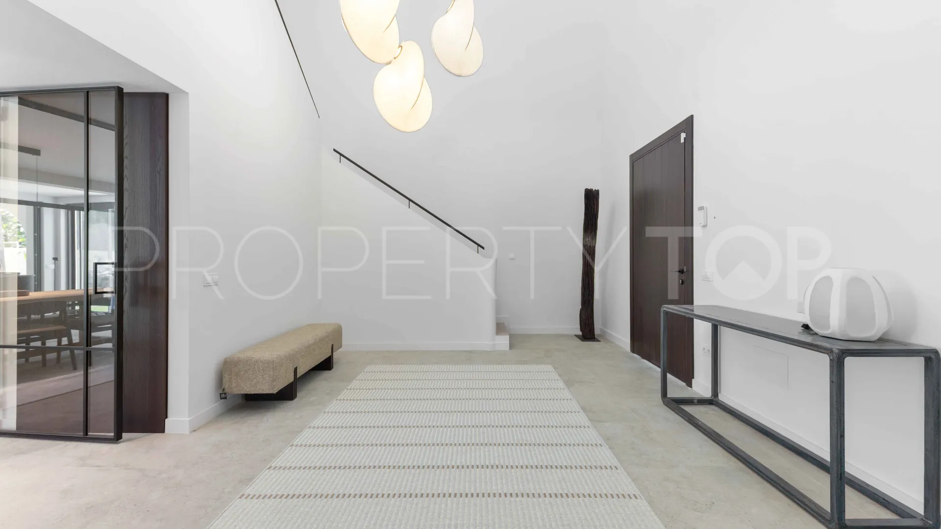 Comprar villa con 5 dormitorios en Guadalmina Baja