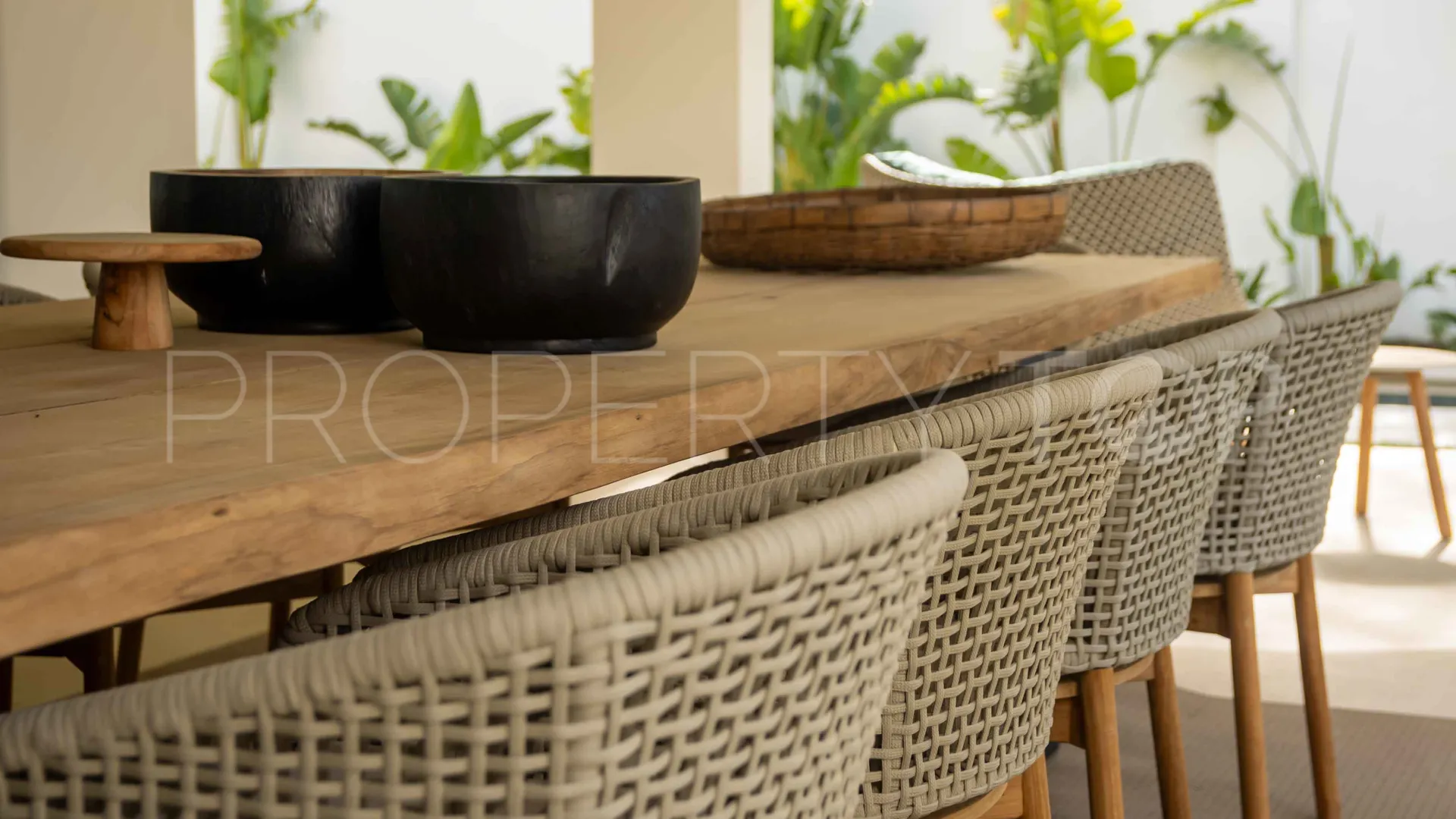 Comprar villa con 5 dormitorios en Guadalmina Baja