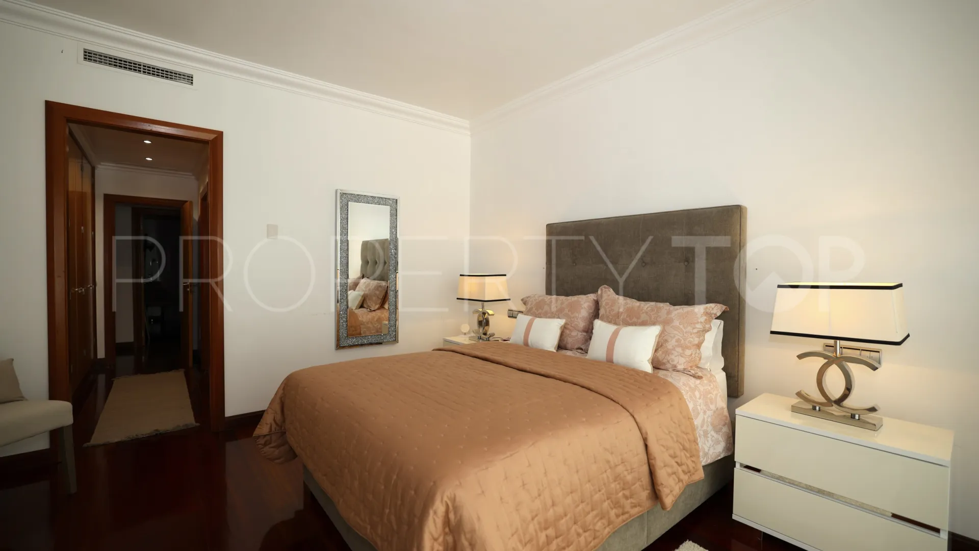 Apartamento en venta con 2 dormitorios en El Embrujo Banús