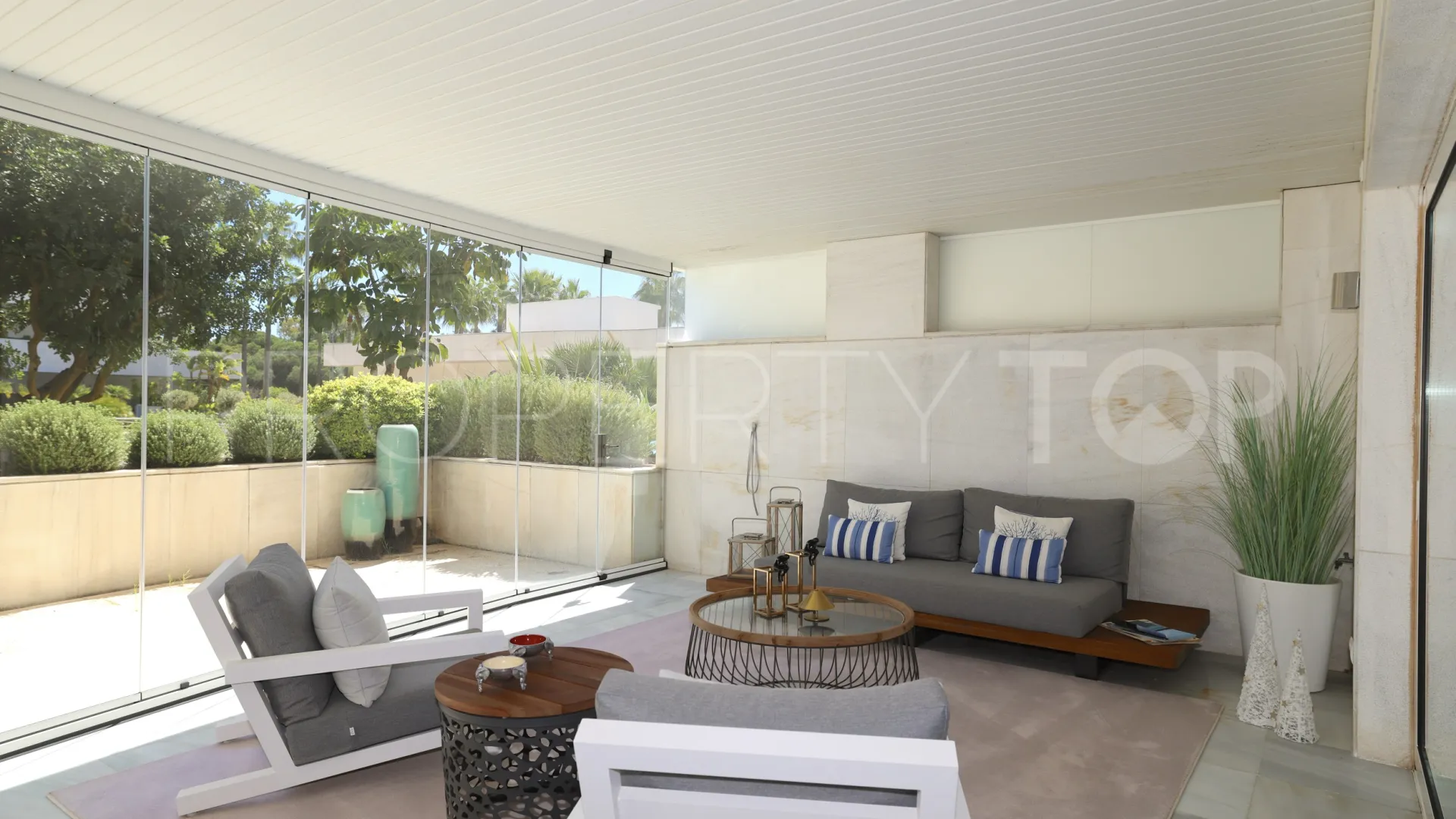 Apartamento en venta con 2 dormitorios en El Embrujo Banús