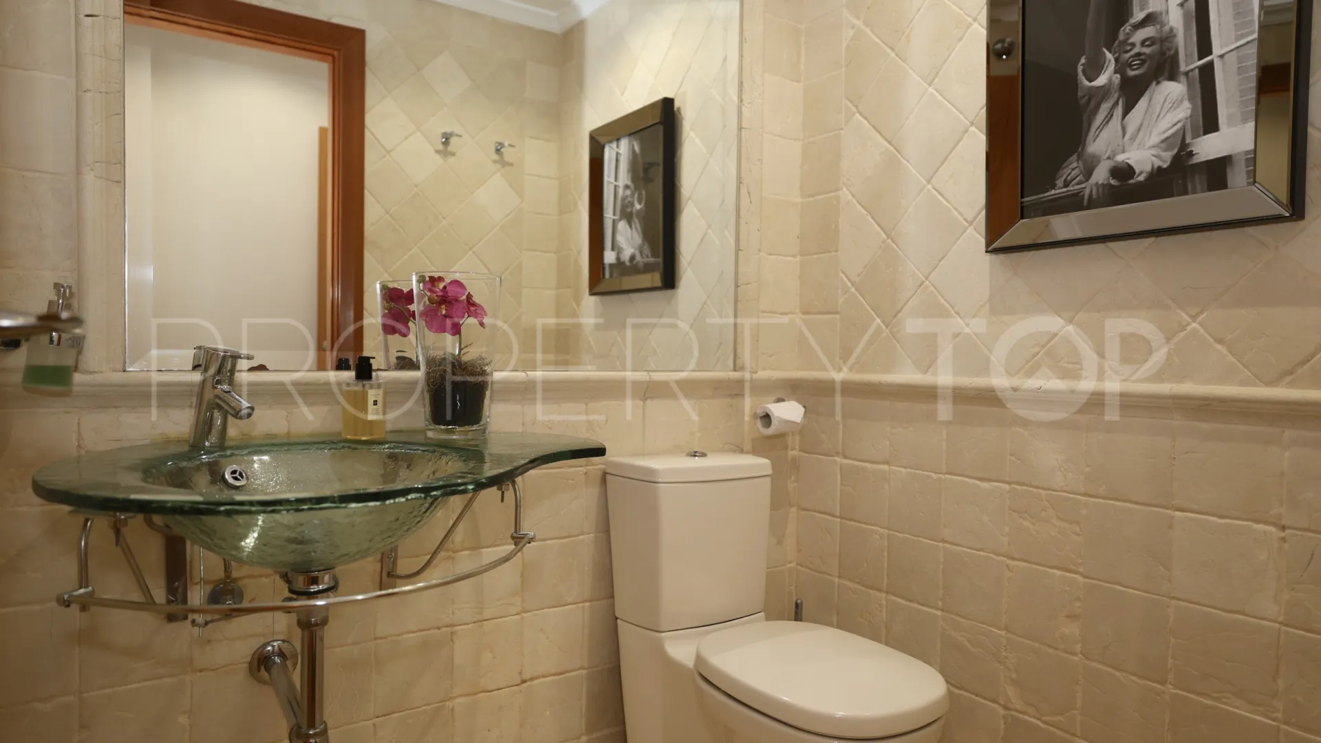 Apartamento en venta con 2 dormitorios en El Embrujo Banús