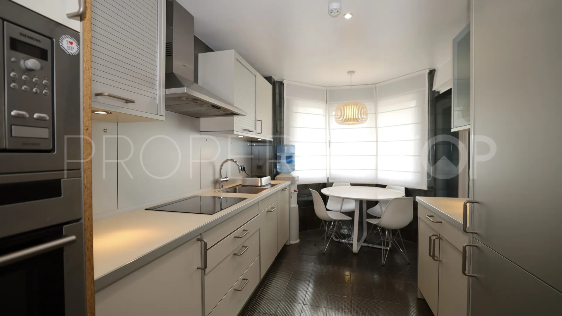 Apartamento en venta con 2 dormitorios en El Embrujo Banús