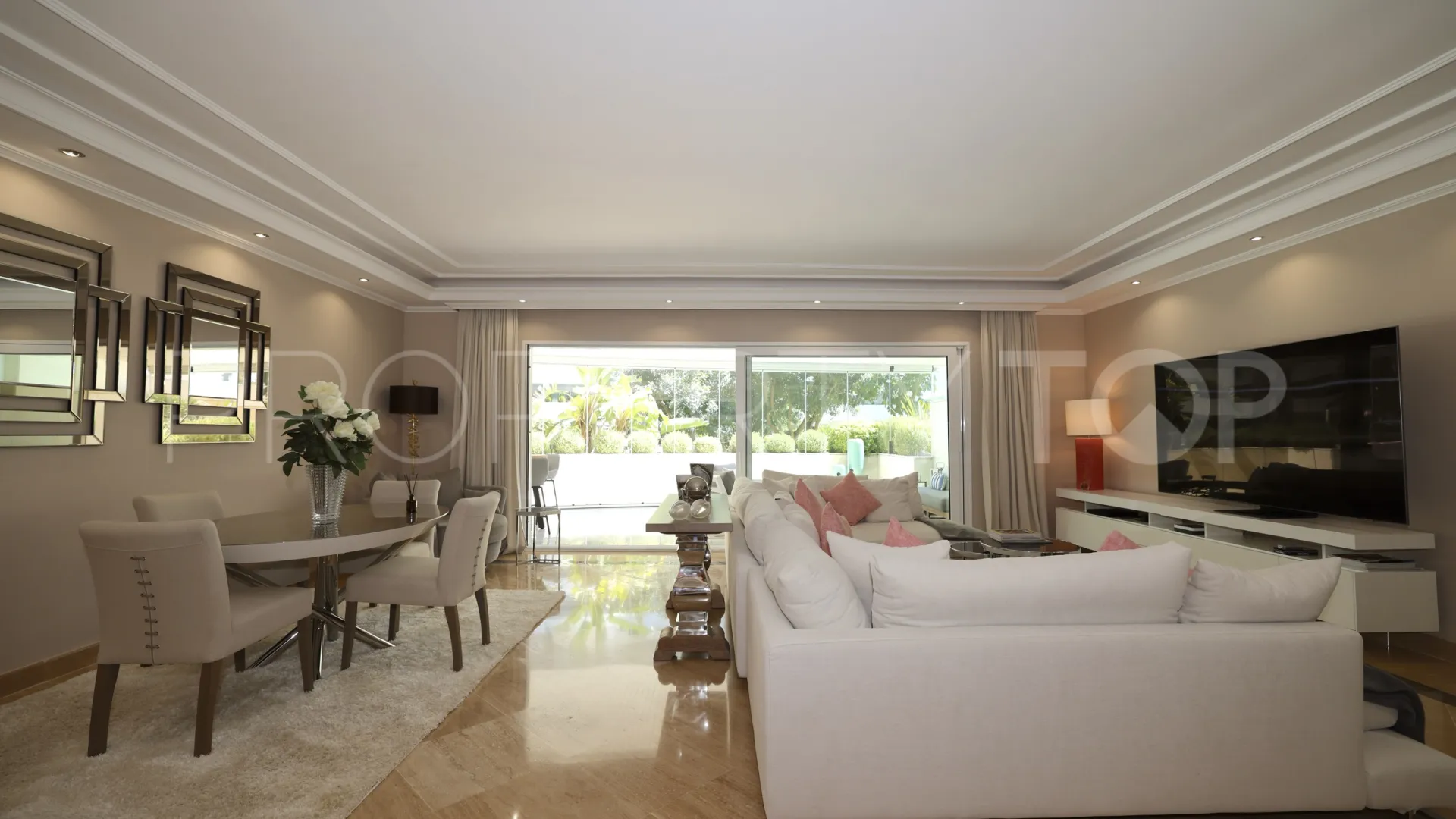 Apartamento en venta con 2 dormitorios en El Embrujo Banús