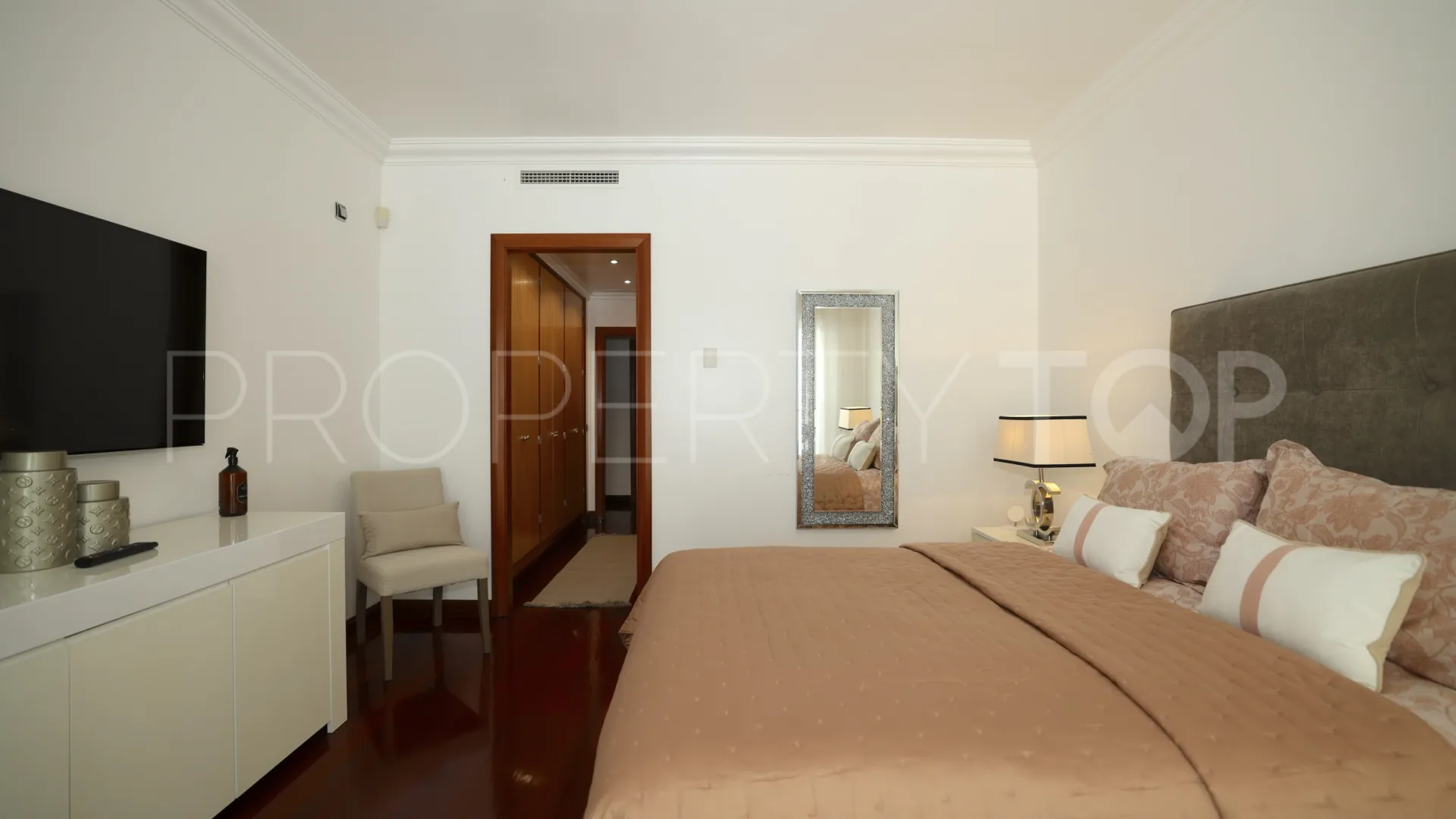 Apartamento en venta con 2 dormitorios en El Embrujo Banús