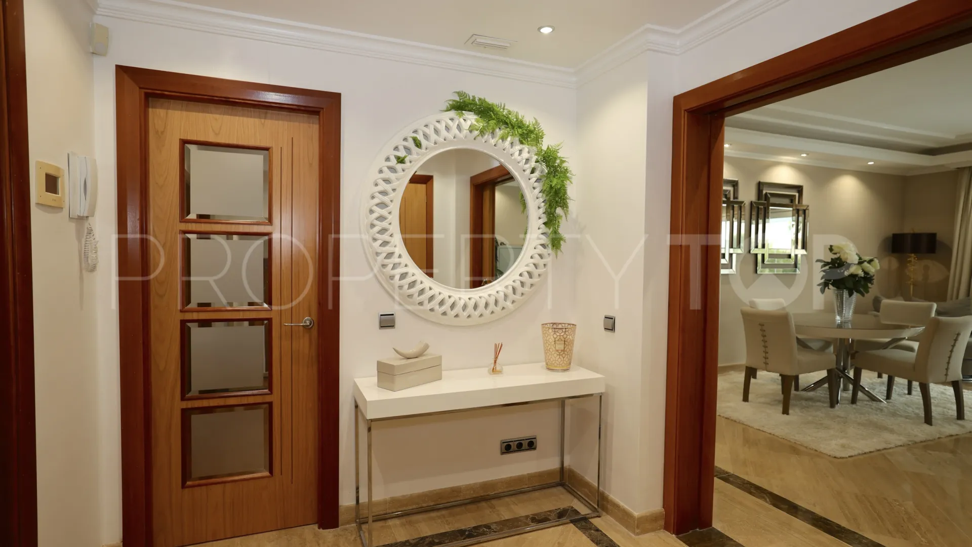 Apartamento en venta con 2 dormitorios en El Embrujo Banús