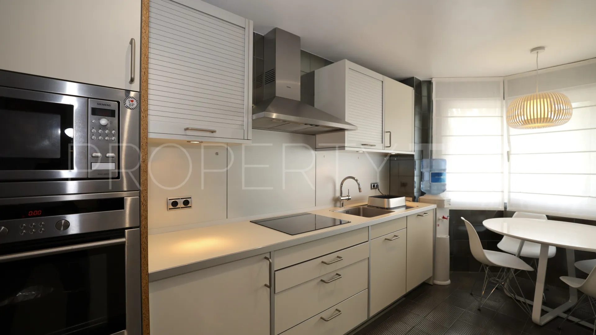 Apartamento en venta con 2 dormitorios en El Embrujo Banús